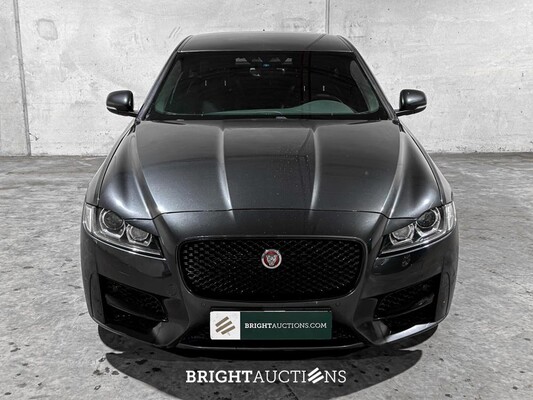 Jaguar XF 2.0t Portfolio R-Sport 250pk 2019 (Origineel-NL), ZF-064-T