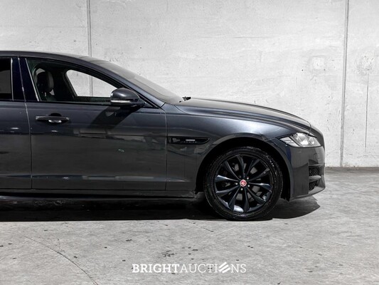 Jaguar XF 2.0t Portfolio R-Sport 250pk 2019 (Origineel-NL), ZF-064-T
