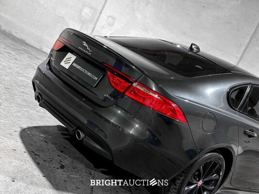 Jaguar XF 2.0t Portfolio R-Sport 250pk 2019 (Origineel-NL), ZF-064-T