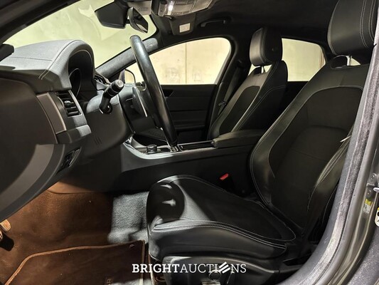 Jaguar XF 2.0t Portfolio R-Sport 250pk 2019 (Origineel-NL), ZF-064-T