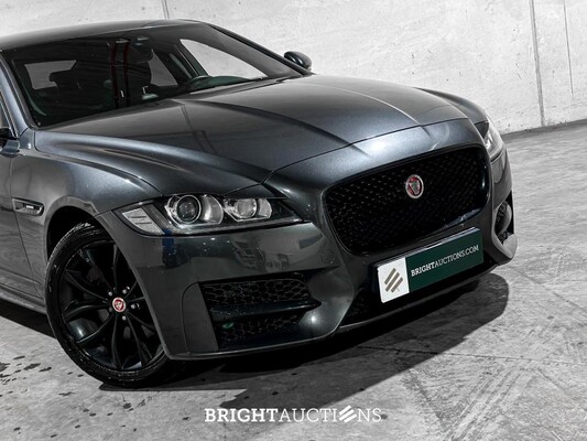Jaguar XF 2.0t Portfolio R-Sport 250pk 2019 (Origineel-NL), ZF-064-T