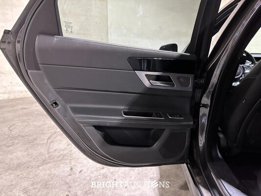 Jaguar XF 2.0t Portfolio R-Sport 250pk 2019 (Origineel-NL), ZF-064-T