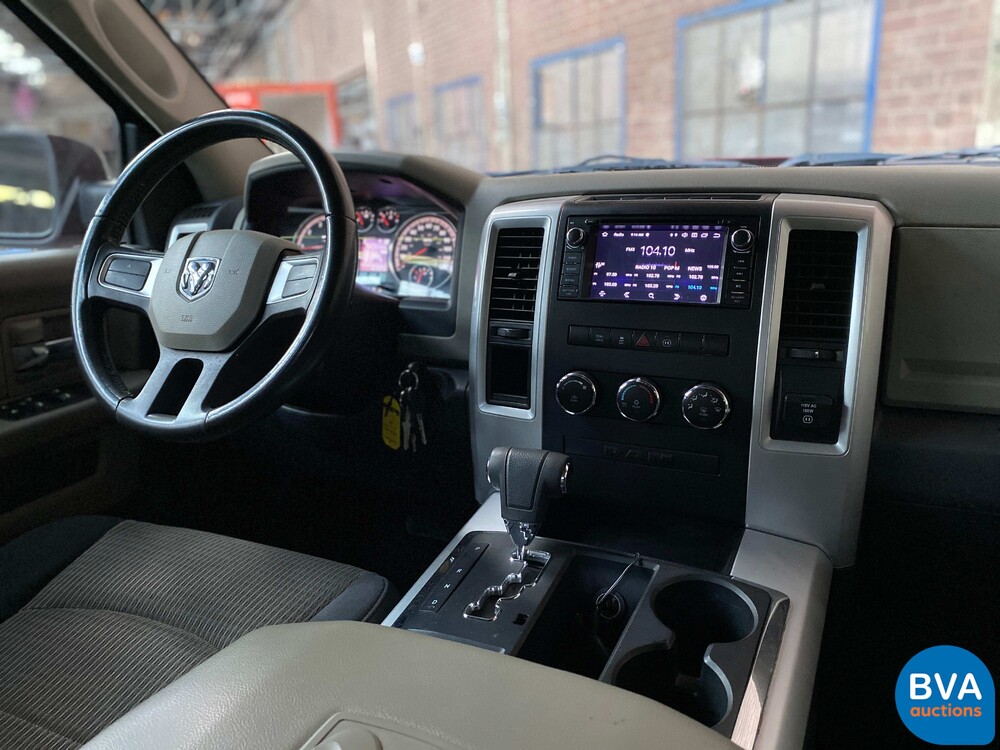 Dodge RAM 1500 5.7 V8 4x4 Quad Cab 6'4 Pickup 2011.