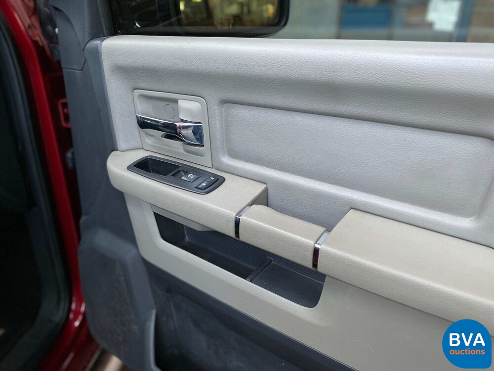 Dodge RAM 1500 5.7 V8 4x4 Quad Cab 6'4 Pickup 2011.