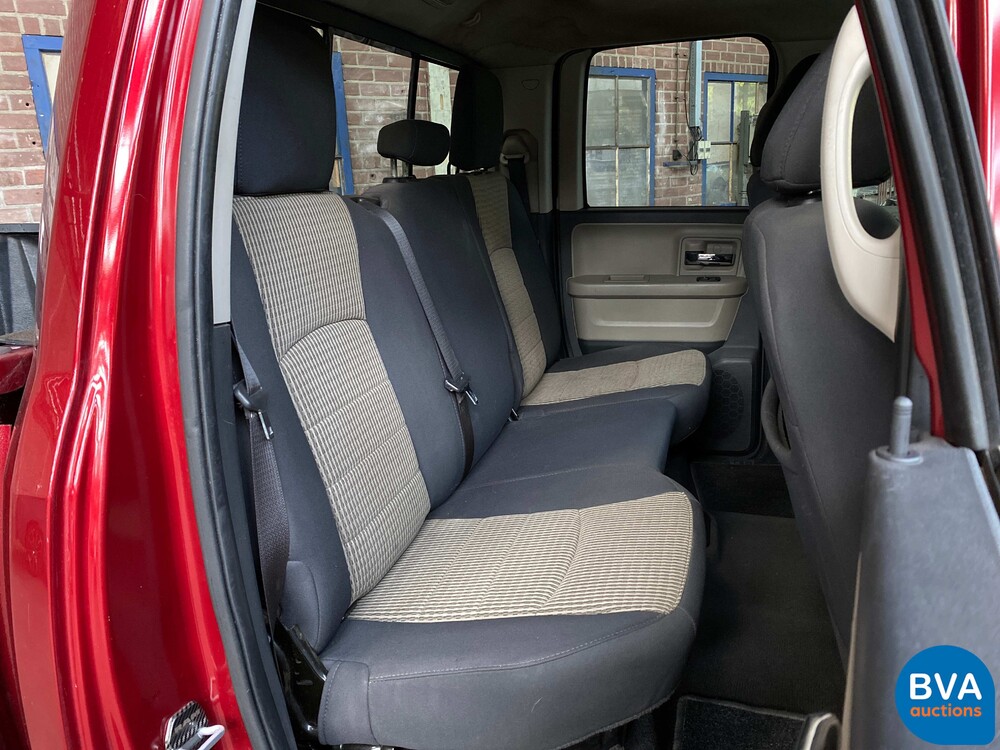 Dodge RAM 1500 5.7 V8 4x4 Quad Cab 6'4 Pickup 2011.