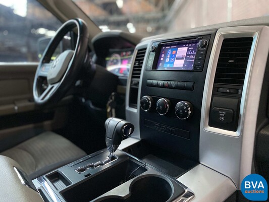 Dodge RAM 1500 5.7 V8 4x4 Quad Cab 6'4 Pickup 2011.