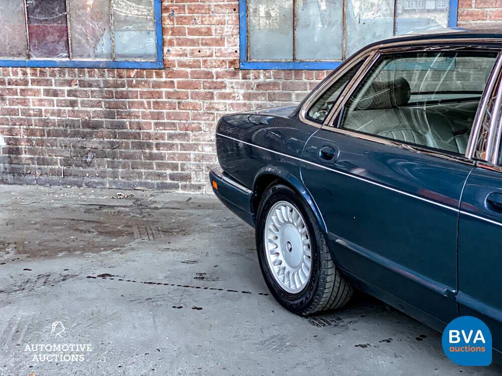 Jaguar Souverän 3.2 211PS 1996 -Org. NL-, NN-HV-09.