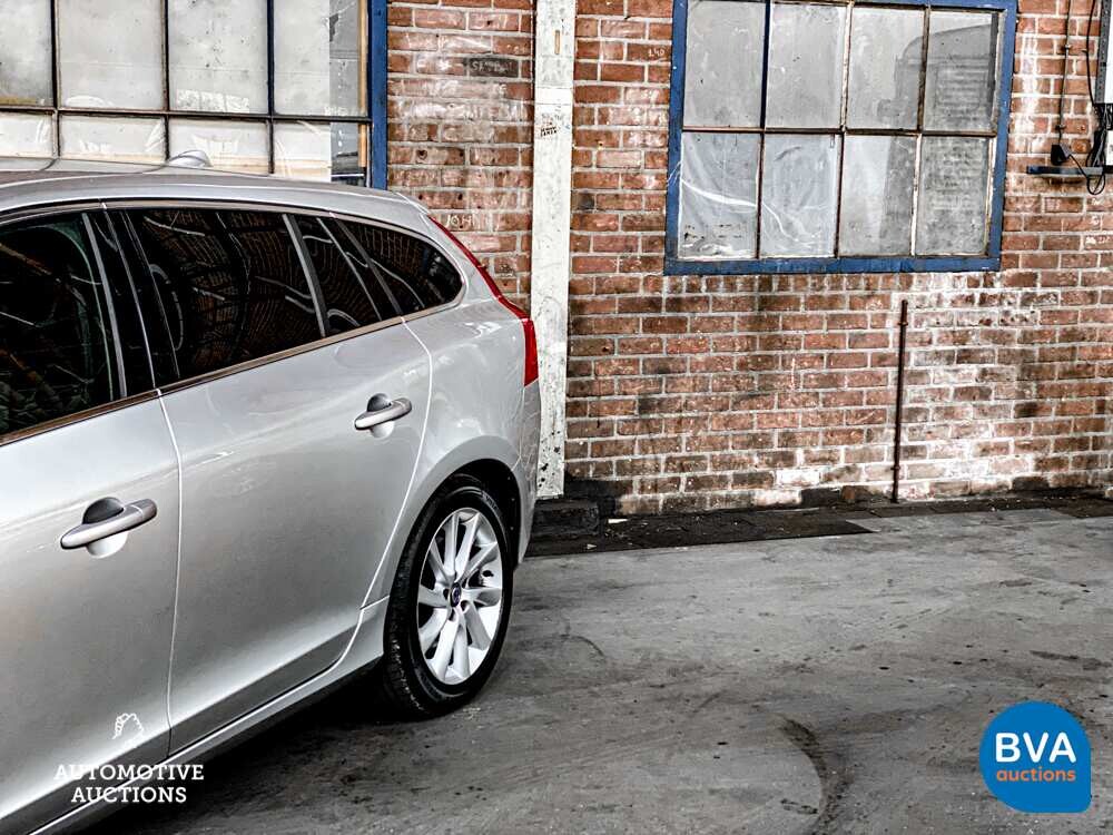 Volvo V60 D2 Summum 114hp 2015, G-115-BZ.