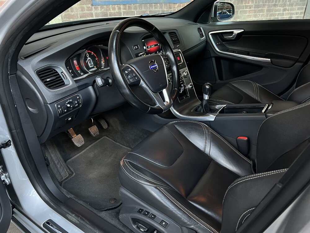 Volvo V60 D2 Summum 114hp 2015, G-115-BZ.