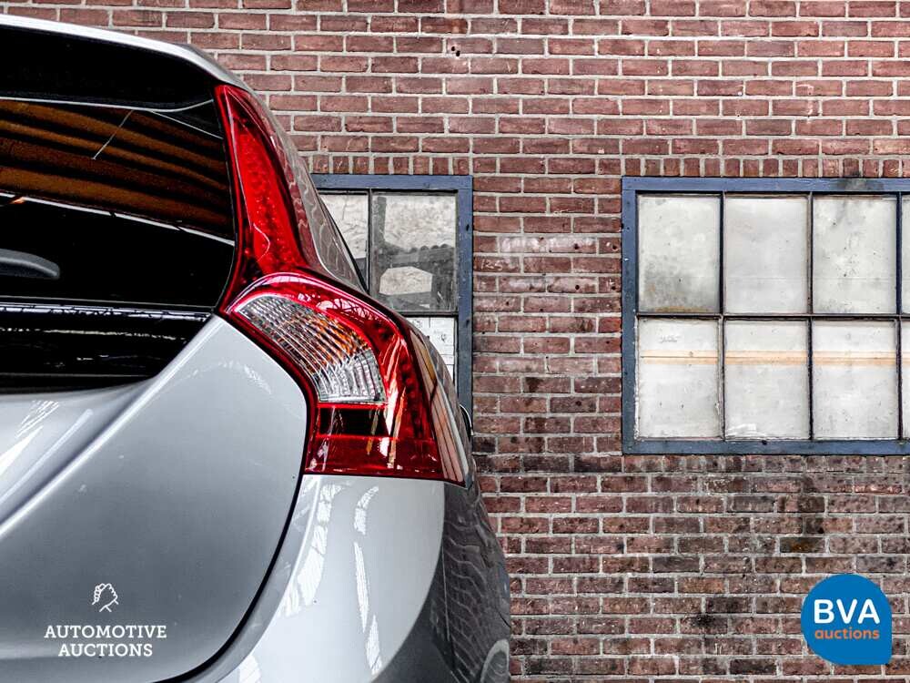 Volvo V60 D2 Summum 114hp 2015, G-115-BZ.