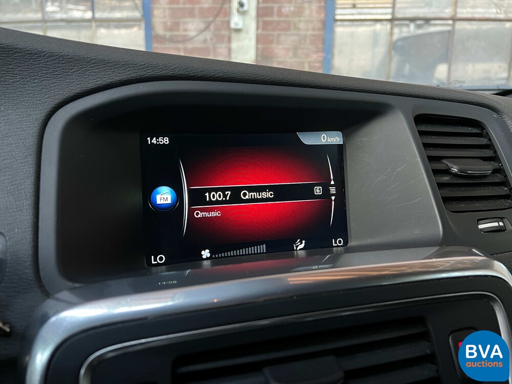 Volvo V60 D2 Summum 114hp 2015, G-115-BZ.