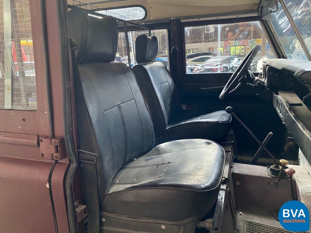 Land Rover Defender 109 Lang 130PS 1979.