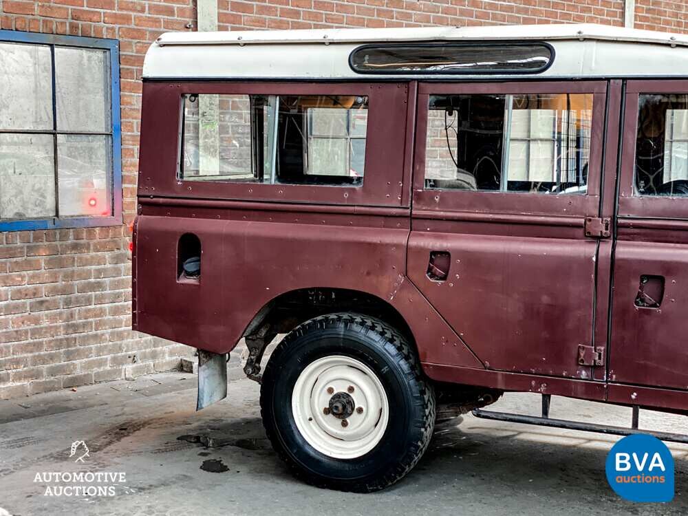 Land Rover Defender 109 Lang 130PS 1979.