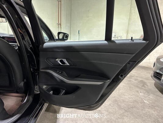 BMW 330e Touring G21 184pk 2021 (Origineel-NL + 1e Eigenaar), K-451-VL