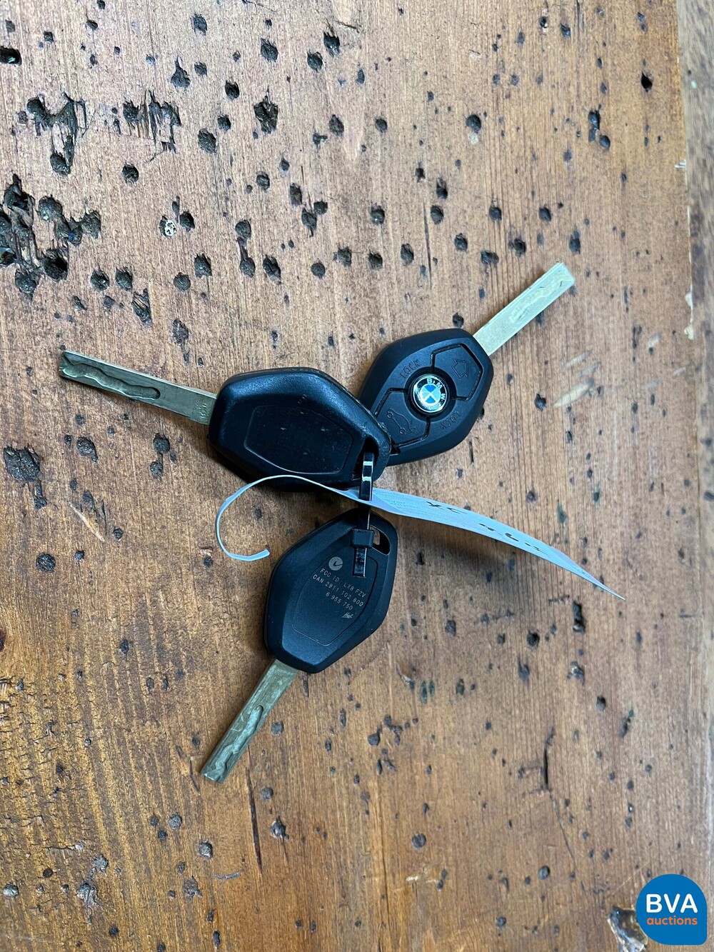 BMW X5 4.6 is 347 hp 2001.