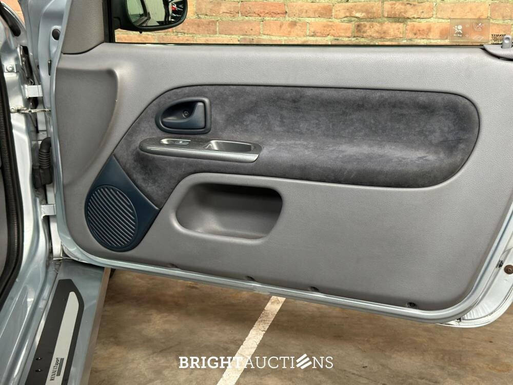 Clio V6 RS Phase 1 Renault Sport 3.0 V6 230pk 2002 Youngtimer