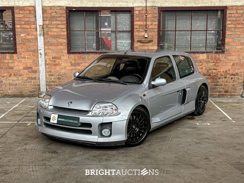 Clio V6 RS Phase 1 Renault Sport 3.0 V6 230pk 2002 Youngtimer