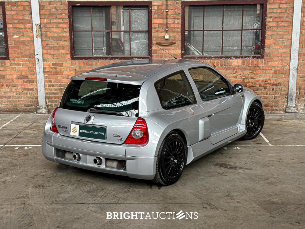 Clio V6 RS Phase 1 Renault Sport 3.0 V6 230pk 2002 Youngtimer