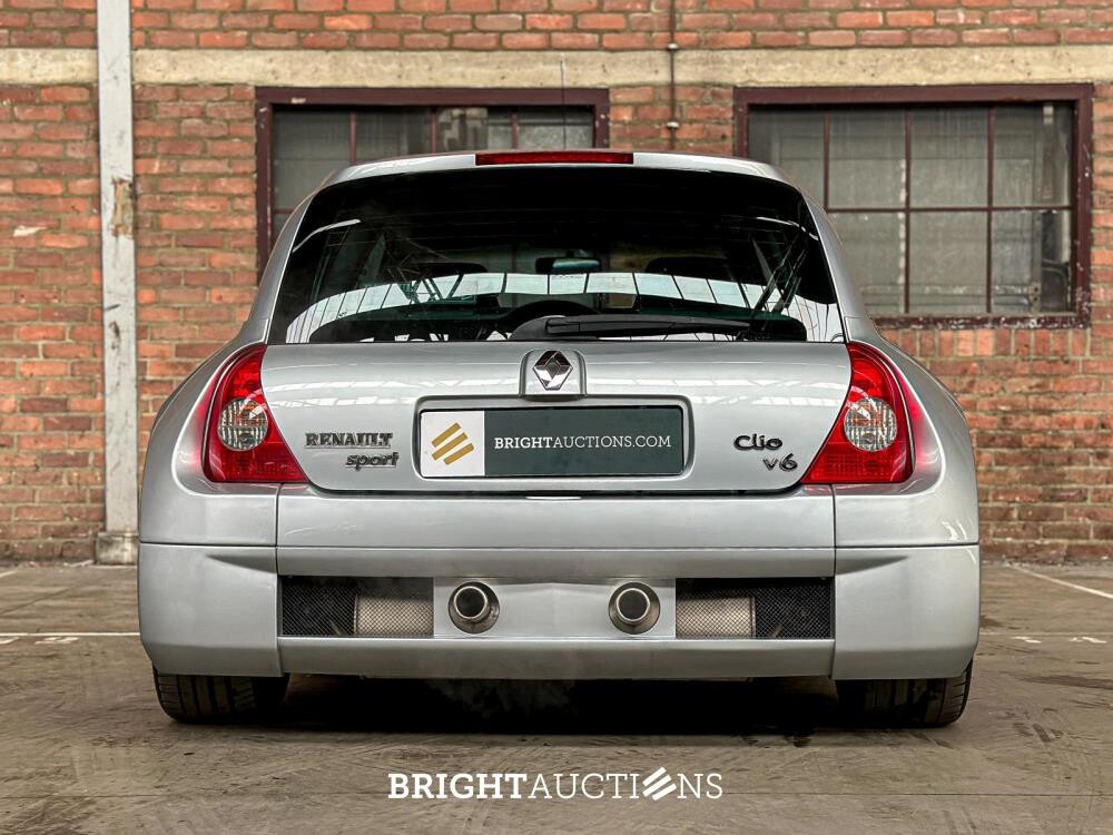 Clio V6 RS Phase 1 Renault Sport 3.0 V6 230pk 2002 Youngtimer