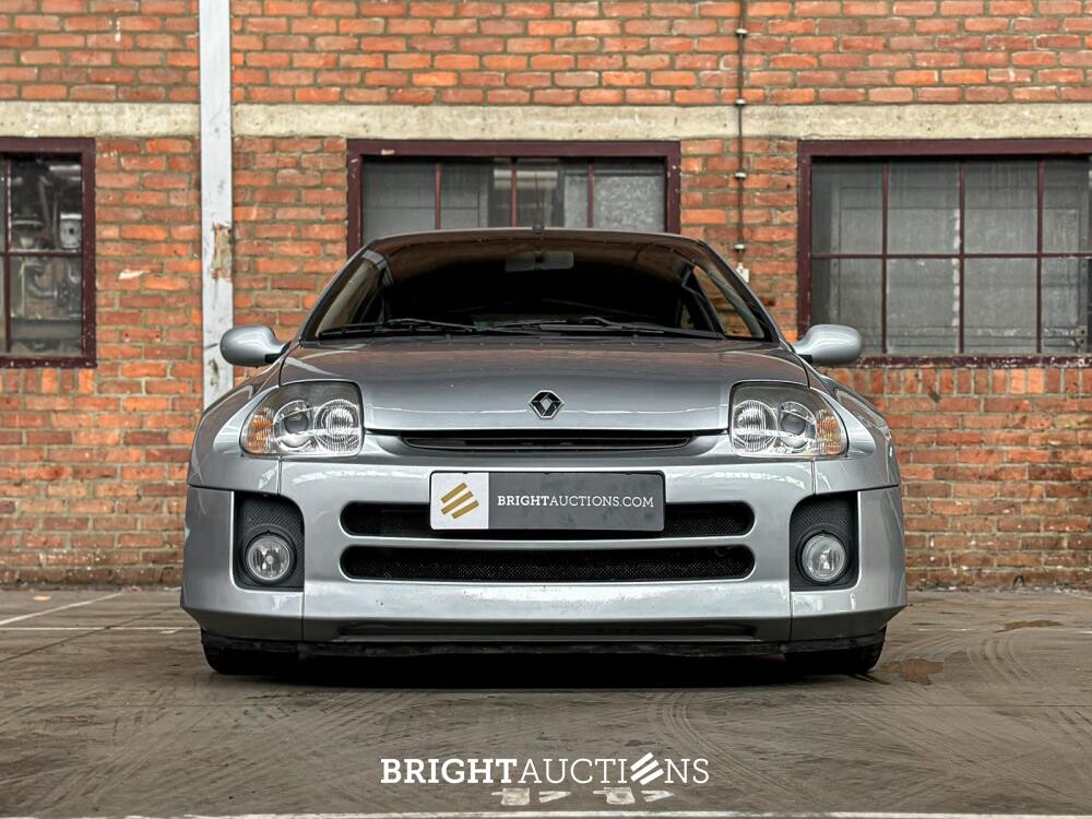 Clio V6 RS Phase 1 Renault Sport 3.0 V6 230pk 2002 Youngtimer