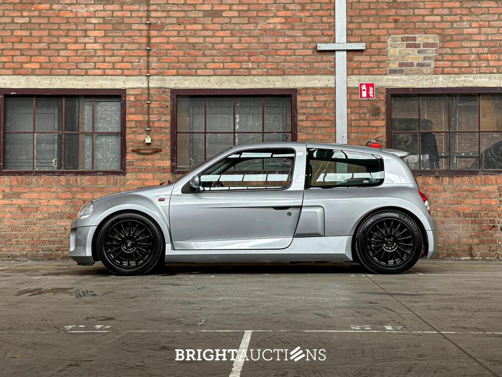 Clio V6 RS Phase 1 Renault Sport 3.0 V6 230pk 2002 Youngtimer