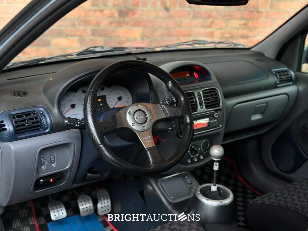 Clio V6 RS Phase 1 Renault Sport 3.0 V6 230pk 2002 Youngtimer