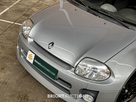 Clio V6 RS Phase 1 Renault Sport 3.0 V6 230pk 2002 Youngtimer