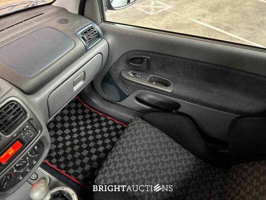 Clio V6 RS Phase 1 Renault Sport 3.0 V6 230pk 2002 Youngtimer