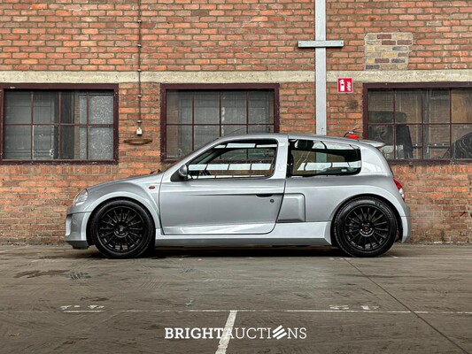 Clio V6 RS Phase 1 Renault Sport 3.0 V6 230pk 2002 Youngtimer