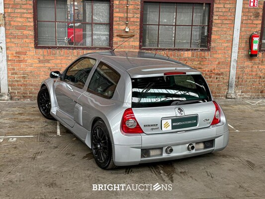 Clio V6 RS Phase 1 Renault Sport 3.0 V6 230pk 2002 Youngtimer