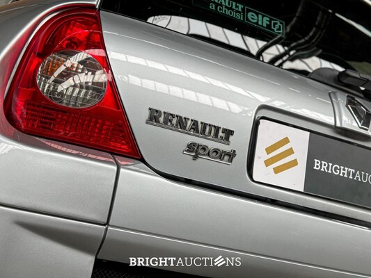 Clio V6 RS Phase 1 Renault Sport 3.0 V6 230pk 2002 Youngtimer