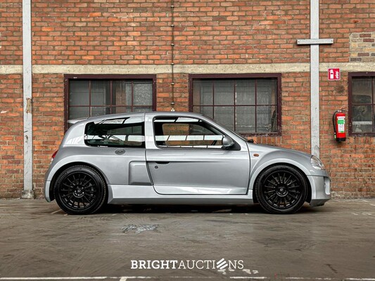 Clio V6 RS Phase 1 Renault Sport 3.0 V6 230pk 2002 Youngtimer