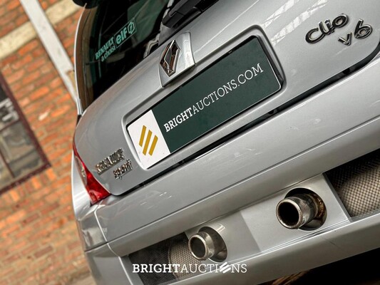 Clio V6 RS Phase 1 Renault Sport 3.0 V6 230pk 2002 Youngtimer