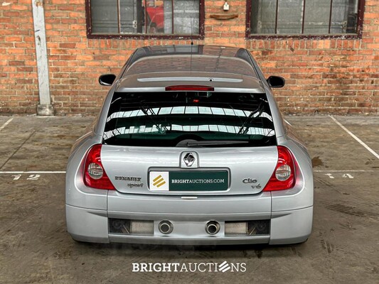 Clio V6 RS Phase 1 Renault Sport 3.0 V6 230pk 2002 Youngtimer