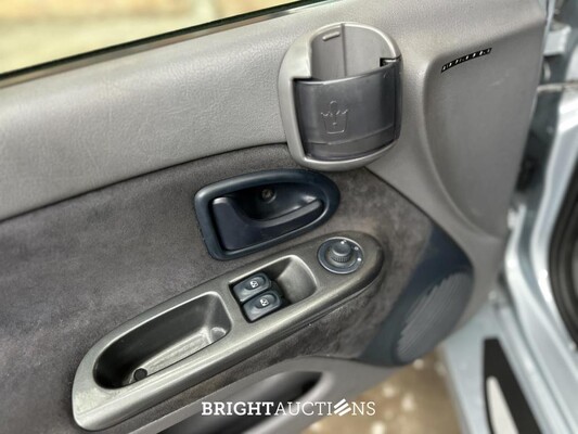 Clio V6 RS Phase 1 Renault Sport 3.0 V6 230pk 2002 Youngtimer