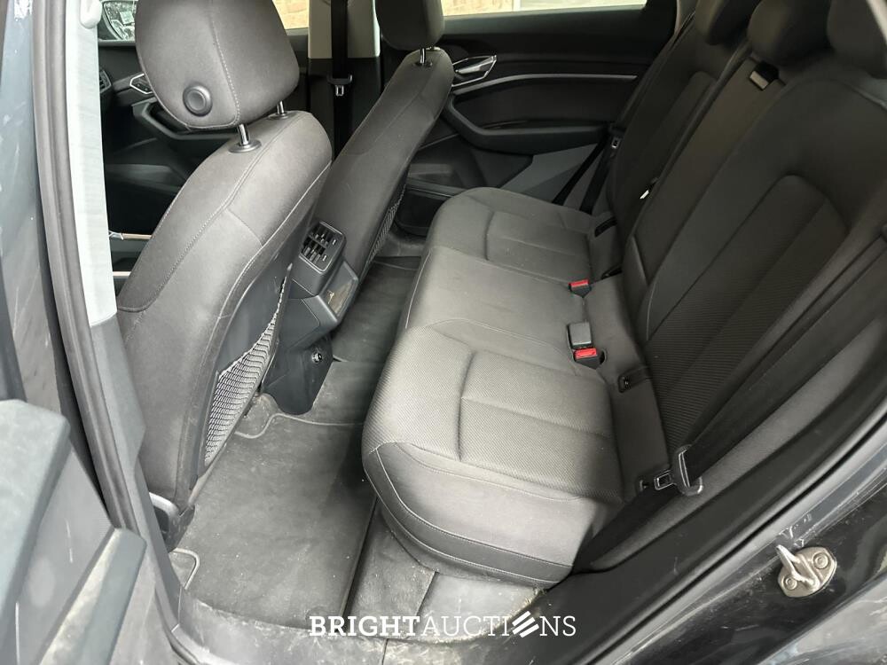 Audi e-tron 50 Quattro Launch Edition 71 kWh 313pk 2020 (Origineel-NL & 1e Eigenaar), J-840-LR