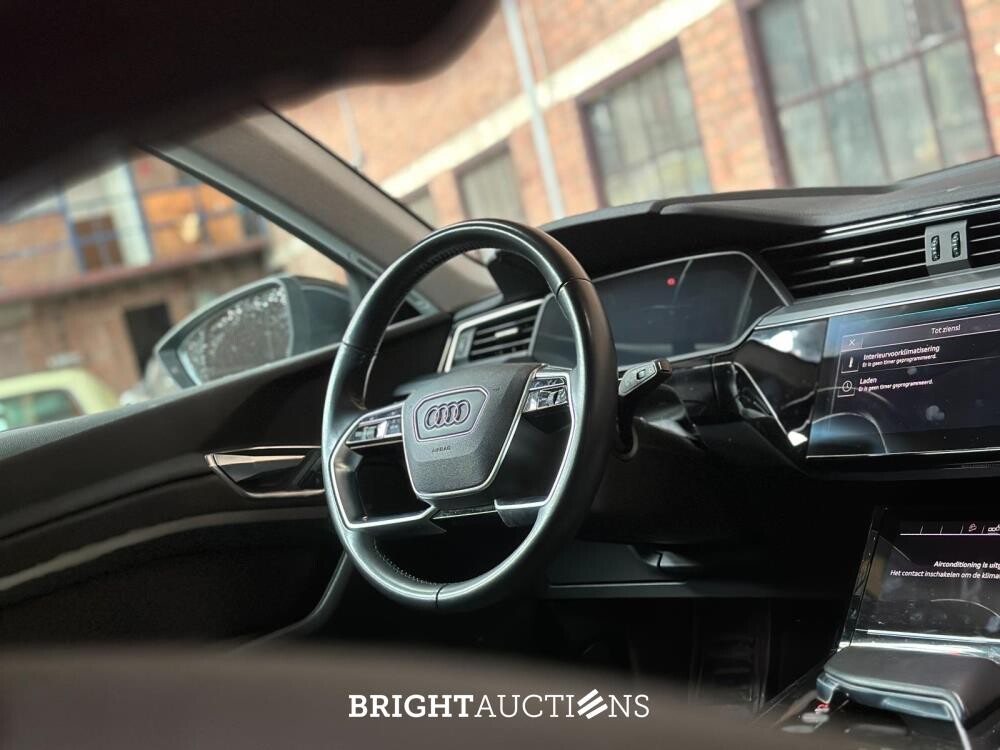 Audi e-tron 50 Quattro Launch Edition 71 kWh 313pk 2020 (Origineel-NL & 1e Eigenaar), J-840-LR
