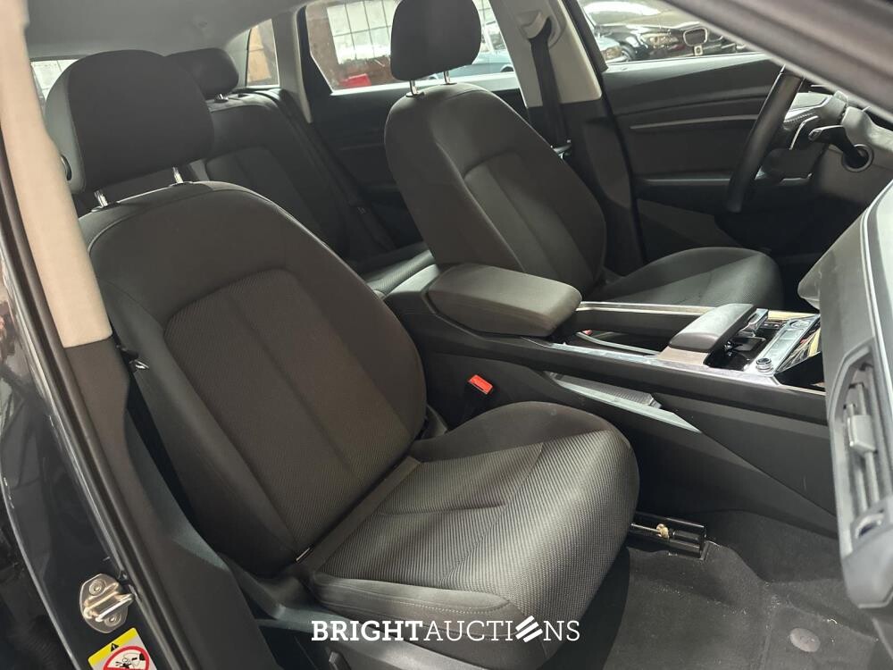 Audi e-tron 50 Quattro Launch Edition 71 kWh 313pk 2020 (Origineel-NL & 1e Eigenaar), J-840-LR