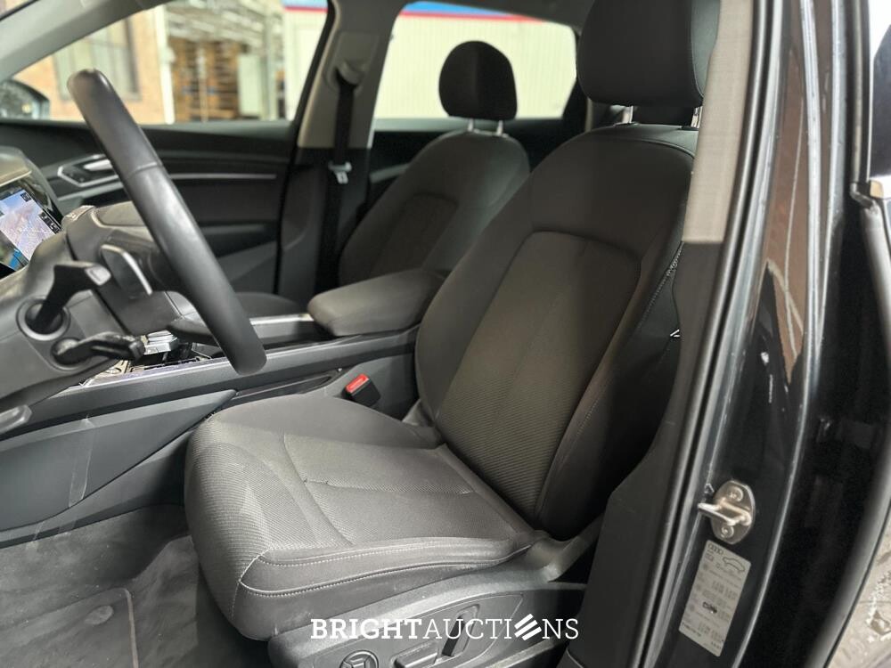 Audi e-tron 50 Quattro Launch Edition 71 kWh 313pk 2020 (Origineel-NL & 1e Eigenaar), J-840-LR