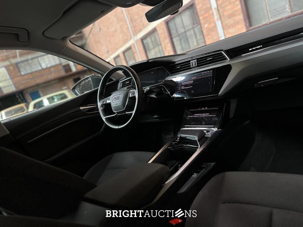 Audi e-tron 50 Quattro Launch Edition 71 kWh 313pk 2020 (Origineel-NL & 1e Eigenaar), J-840-LR