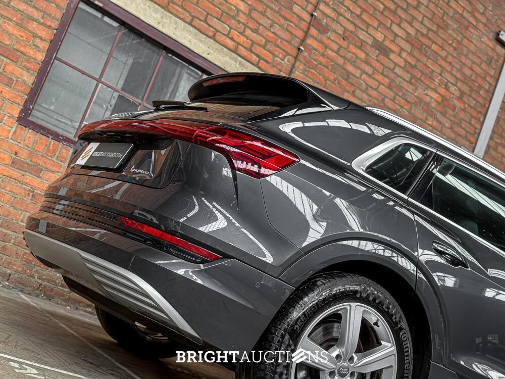 Audi e-tron 50 Quattro Launch Edition 71 kWh 313pk 2020 (Origineel-NL & 1e Eigenaar), J-840-LR