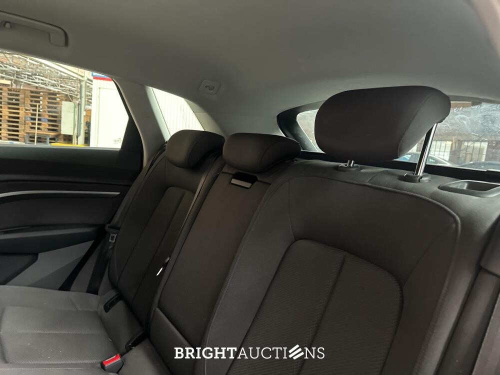 Audi e-tron 50 Quattro Launch Edition 71 kWh 313pk 2020 (Origineel-NL & 1e Eigenaar), J-840-LR