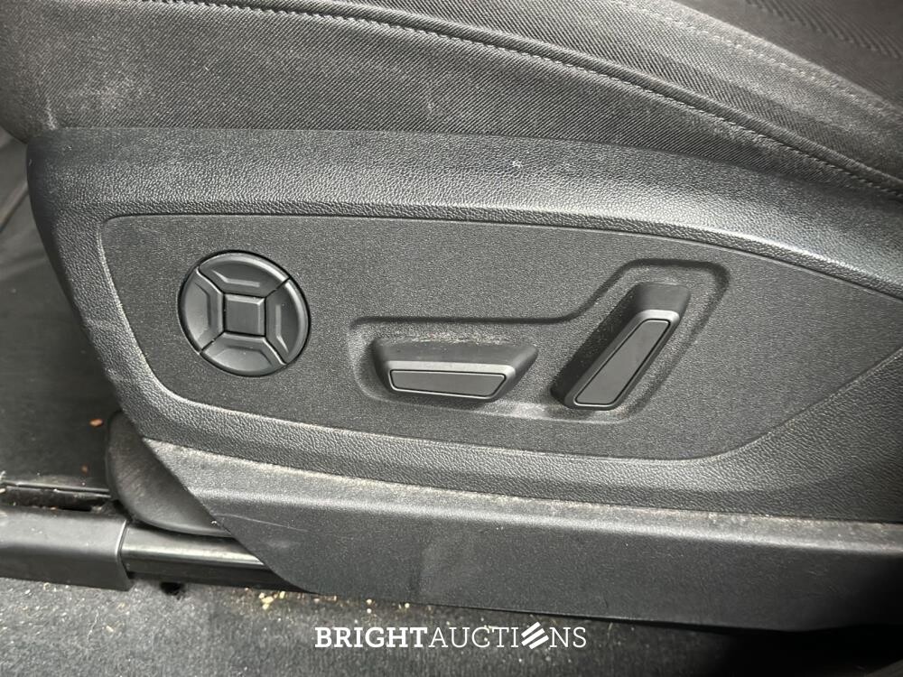 Audi e-tron 50 Quattro Launch Edition 71 kWh 313pk 2020 (Origineel-NL & 1e Eigenaar), J-840-LR