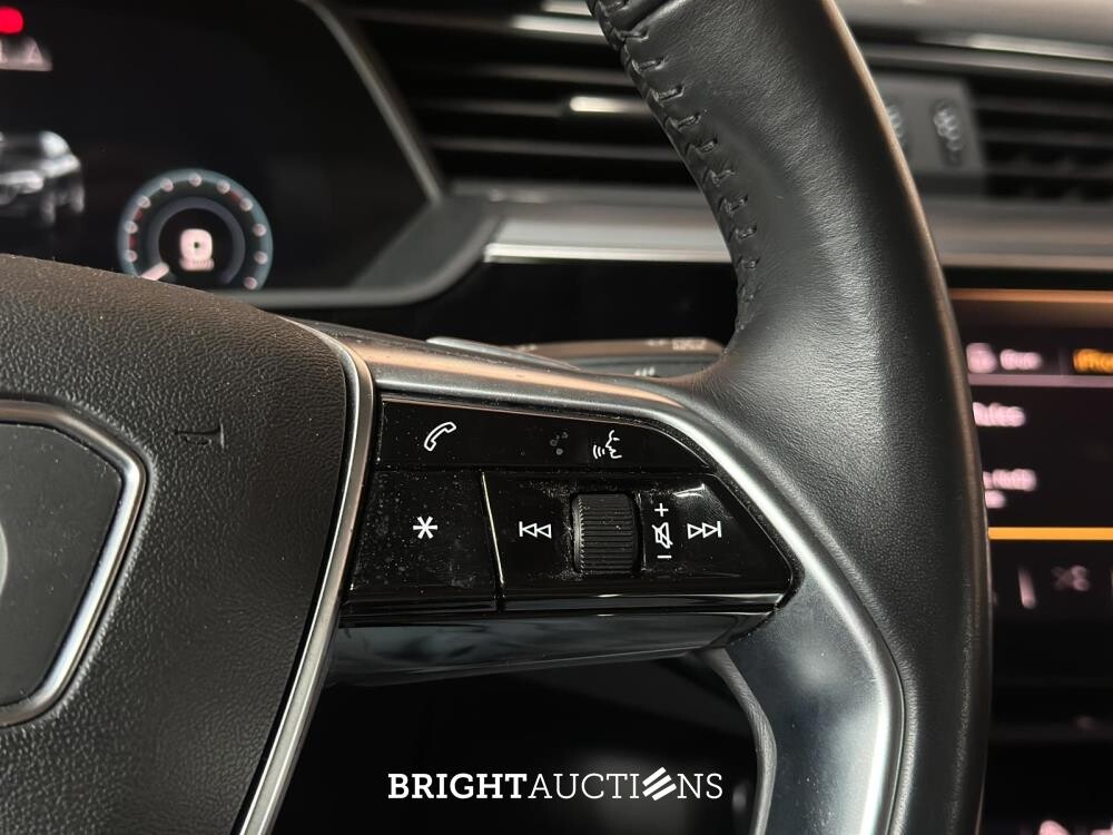 Audi e-tron 50 Quattro Launch Edition 71 kWh 313pk 2020 (Origineel-NL & 1e Eigenaar), J-840-LR