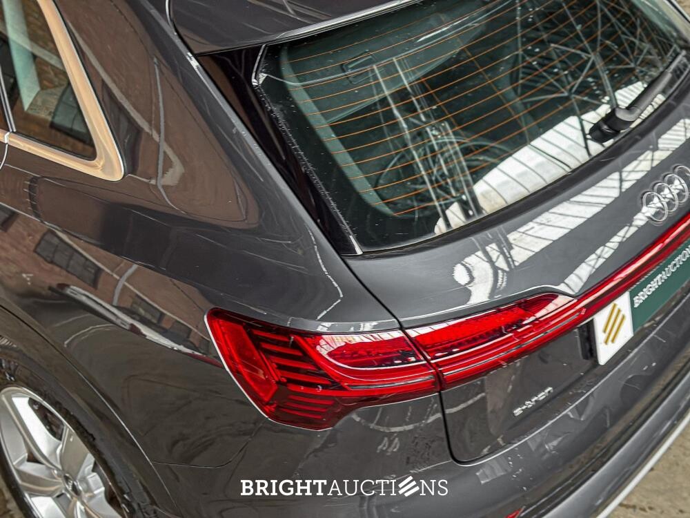 Audi e-tron 50 Quattro Launch Edition 71 kWh 313pk 2020 (Origineel-NL & 1e Eigenaar), J-840-LR