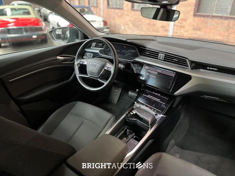 Audi e-tron 50 Quattro Launch Edition 71 kWh 313pk 2020 (Origineel-NL & 1e Eigenaar), J-840-LR