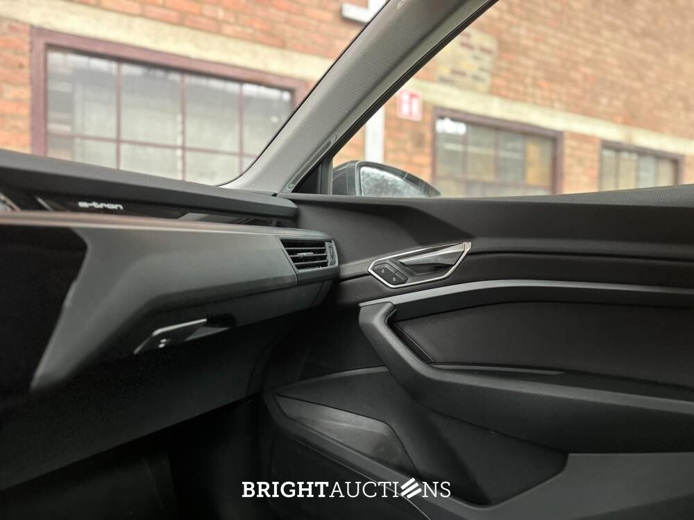 Audi e-tron 50 Quattro Launch Edition 71 kWh 313pk 2020 (Origineel-NL & 1e Eigenaar), J-840-LR