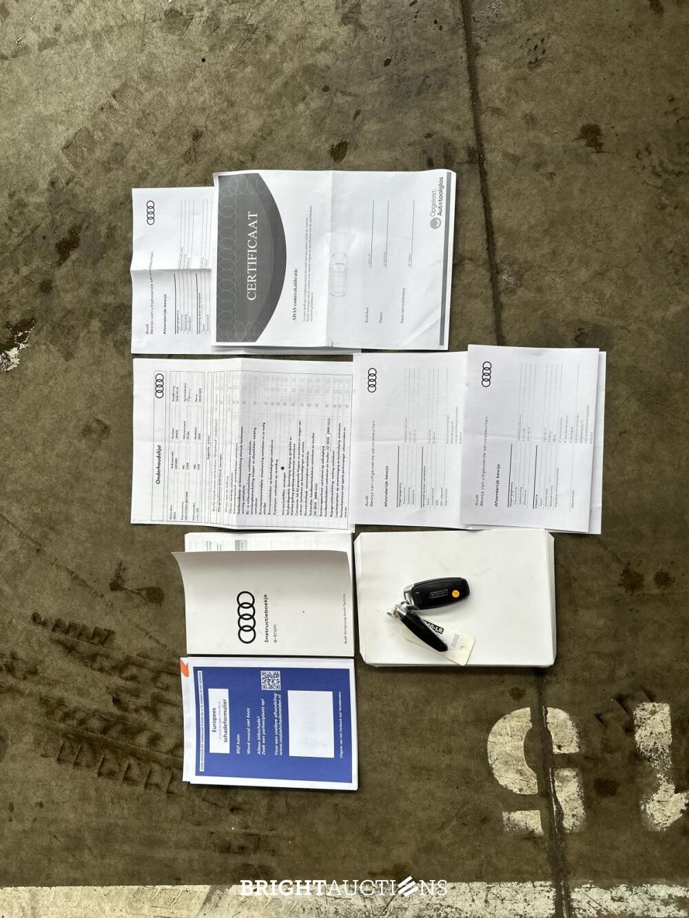 Audi e-tron 50 Quattro Launch Edition 71 kWh 313pk 2020 (Origineel-NL & 1e Eigenaar), J-840-LR