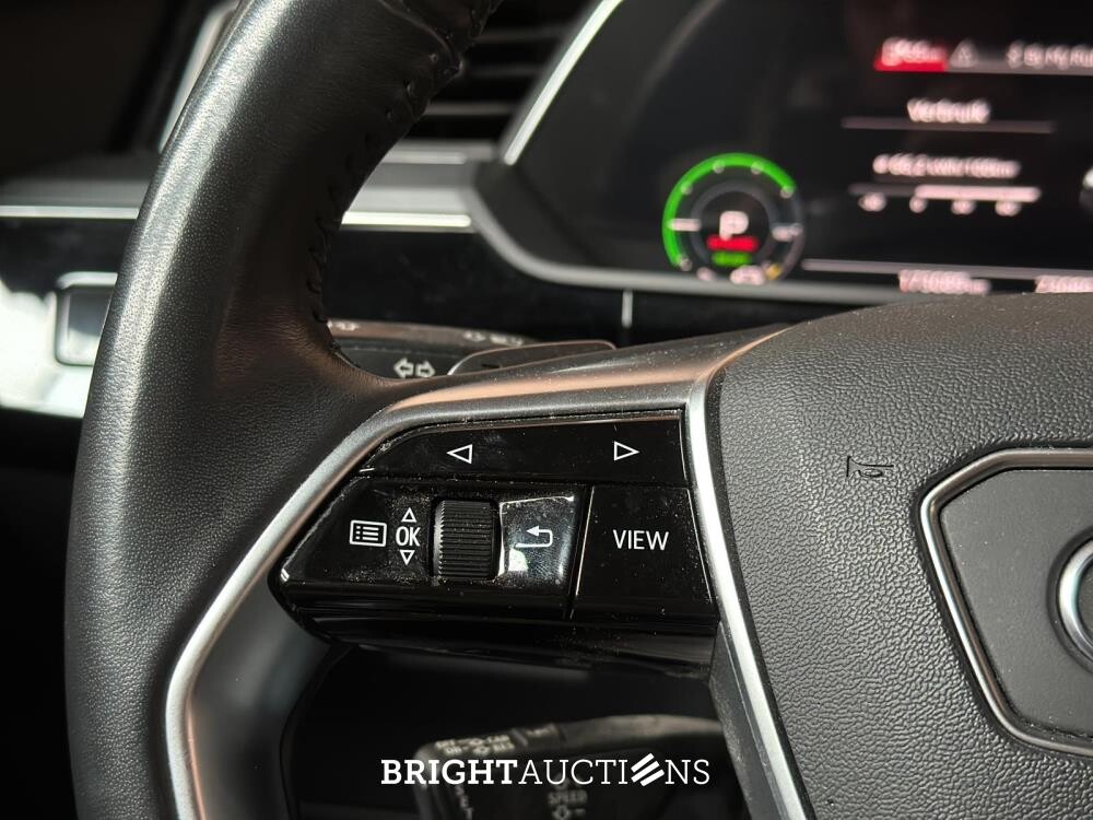 Audi e-tron 50 Quattro Launch Edition 71 kWh 313pk 2020 (Origineel-NL & 1e Eigenaar), J-840-LR