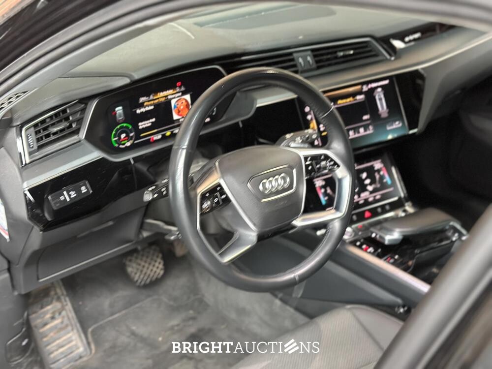 Audi e-tron 50 Quattro Launch Edition 71 kWh 313pk 2020 (Origineel-NL & 1e Eigenaar), J-840-LR